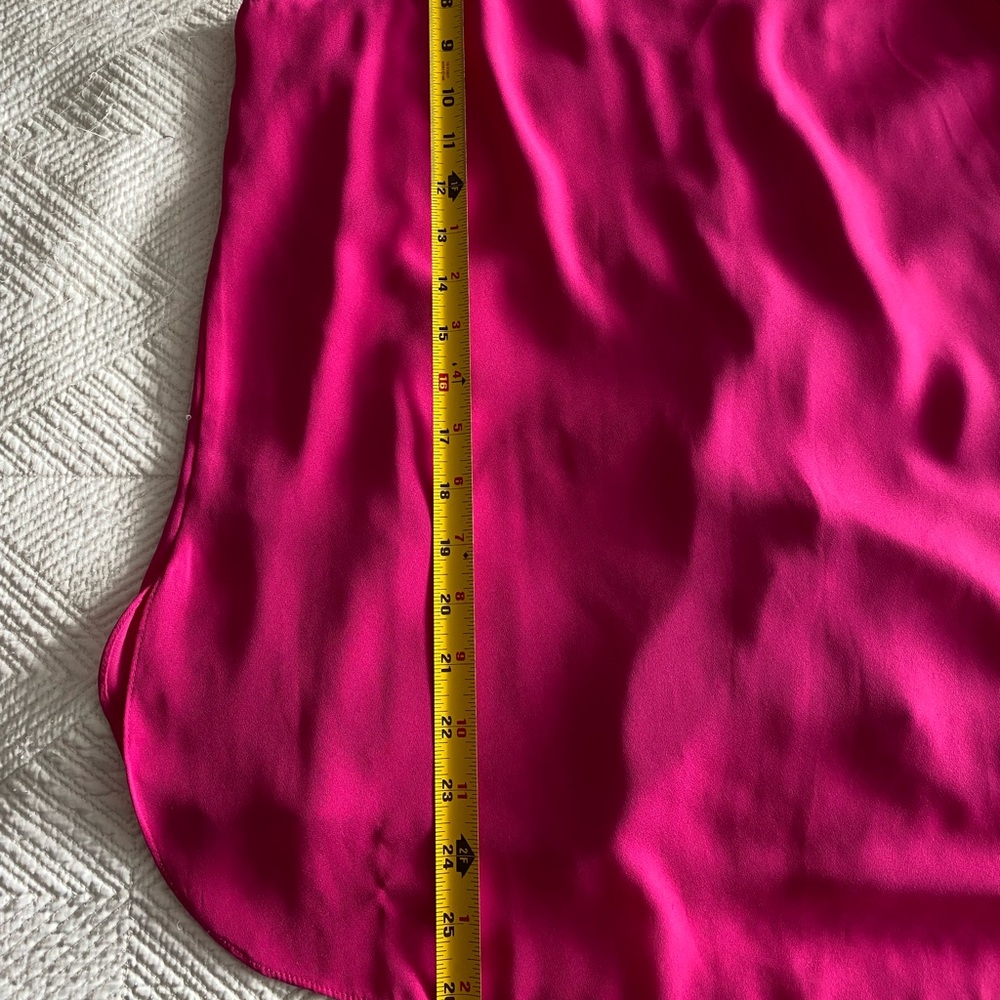 Vince Camuto Medium Fuchsia sleeveless blouse.
